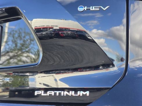 Used 2026 Toyota Highlander Platinum AWD/4WD image 28