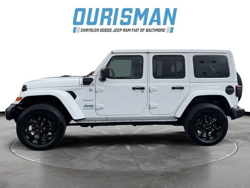Used 2024 Jeep Wrangler Unlimited Sahara AWD/4WD image 3