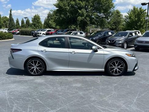 Used 2023 Toyota Camry SE FWD image 3