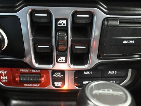 Used 2021 Jeep Gladiator Rubicon image 25