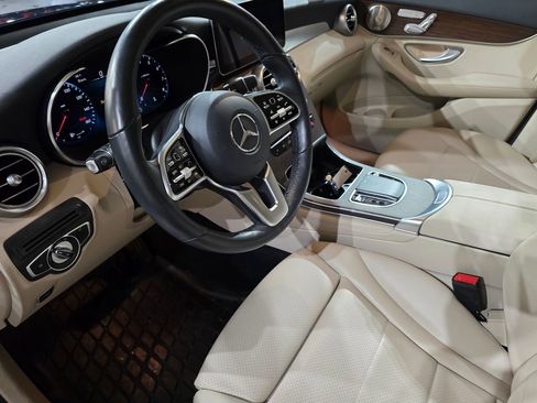 Used 2021 Mercedes-Benz GLC 300 4MATIC image 12