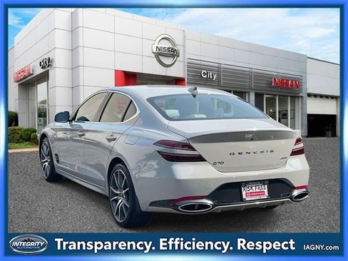 Used 2025 Genesis G70 2.5T image 8