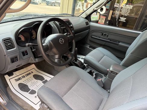 Used 2004 Nissan Xterra XE AWD/4WD image 11