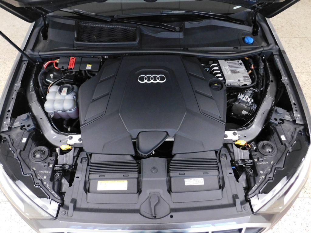 Used 2021 Audi Q7 3.0T Premium Plus w/ Premium Plus Package AWD/4WD image 11