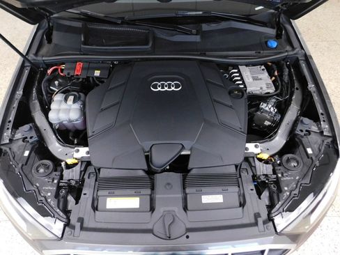 Used 2021 Audi Q7 3.0T Premium Plus w/ Premium Plus Package AWD/4WD image 11