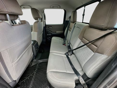 Used 2022 Nissan Frontier SV w/ Technology Package RWD image 15