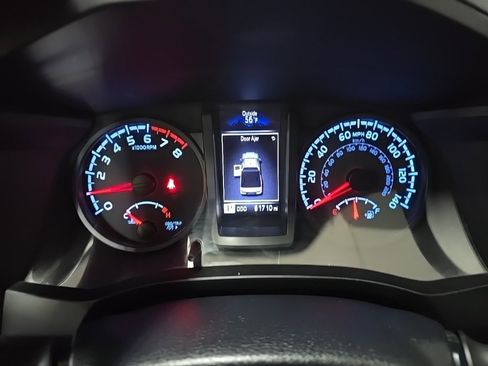 Used 2020 Toyota Tacoma SR image 21