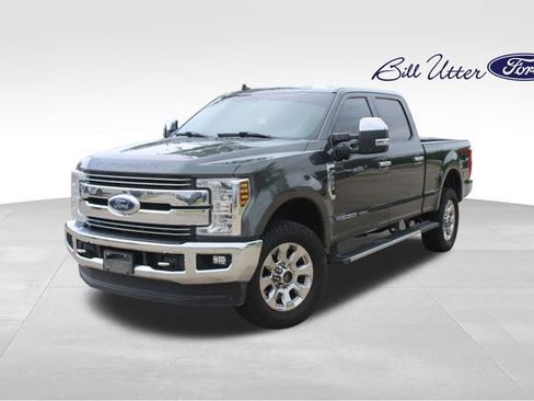 Used 2019 Ford F250 Lariat w/ Chrome Package image 1
