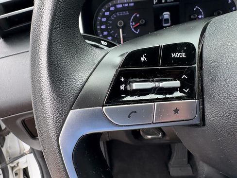 Certified 2022 Hyundai Santa Cruz SE AWD/4WD image 11