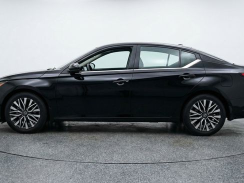 Used 2025 Nissan Altima 2.5 SV image 5
