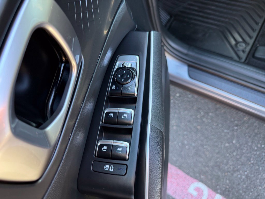 Used 2025 Kia Sorento S AWD/4WD image 12