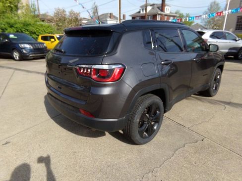 Used 2019 Jeep Compass Latitude AWD/4WD image 5