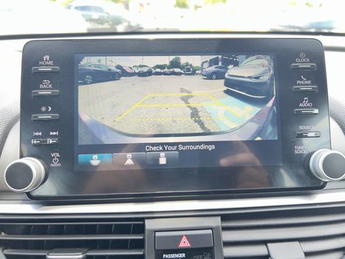 Used 2018 Honda Accord Sport image 9