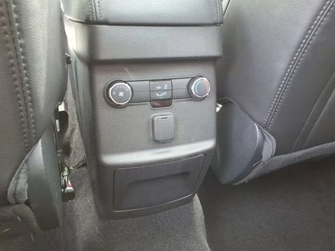 Used 2018 Ford Explorer XLT w/ Equipment Group 202A AWD/4WD image 14