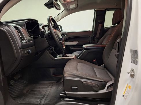 Used 2022 Chevrolet Colorado LT w/ Fleet Safety Package image 9