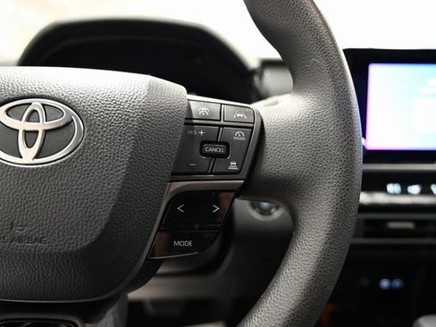 Used 2025 Toyota Camry LE image 24