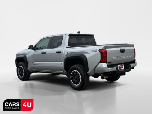 Used 2024 Toyota Tacoma TRD Off-Road image 5