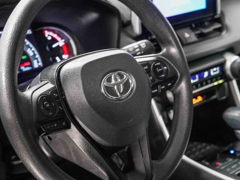 Certified 2023 Toyota RAV4 LE FWD image 21