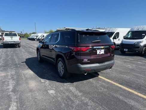 Used 2022 Chevrolet Traverse LT image 3