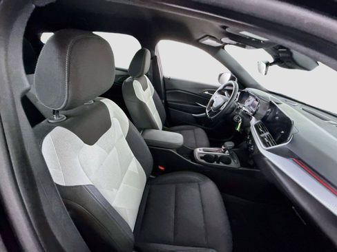 Used 2024 Chevrolet Trax RS w/ Driver Confidence Package FWD image 19