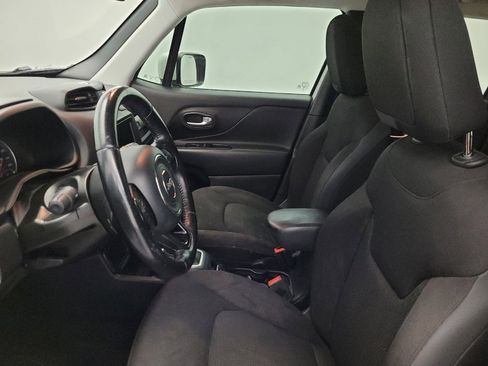 Used 2020 Jeep Renegade Altitude FWD image 17