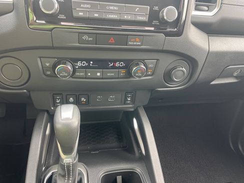 Used 2024 Nissan Frontier SL w/ Technology Package RWD image 19