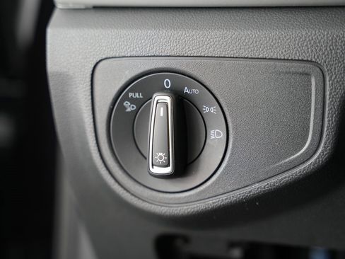 Used 2022 Volkswagen Atlas SE image 52