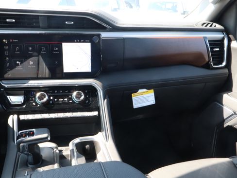 New 2025 GMC Sierra 1500 Denali w/ Technology Package image 11