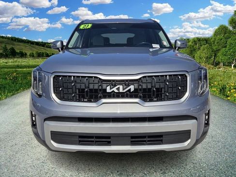 Used 2023 Kia Telluride EX w/ EX Captain's Chair Package image 8