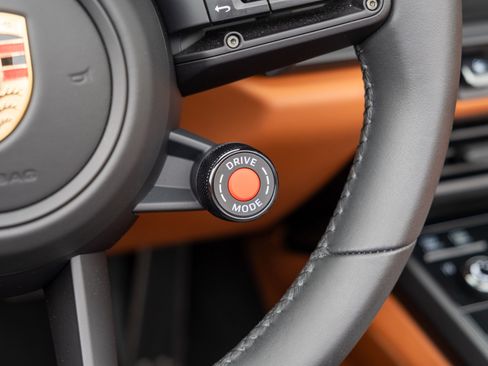 Certified 2025 Porsche 911 Carrera GTS RWD image 26