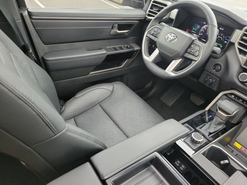 Used 2025 Toyota Tundra Limited image 17
