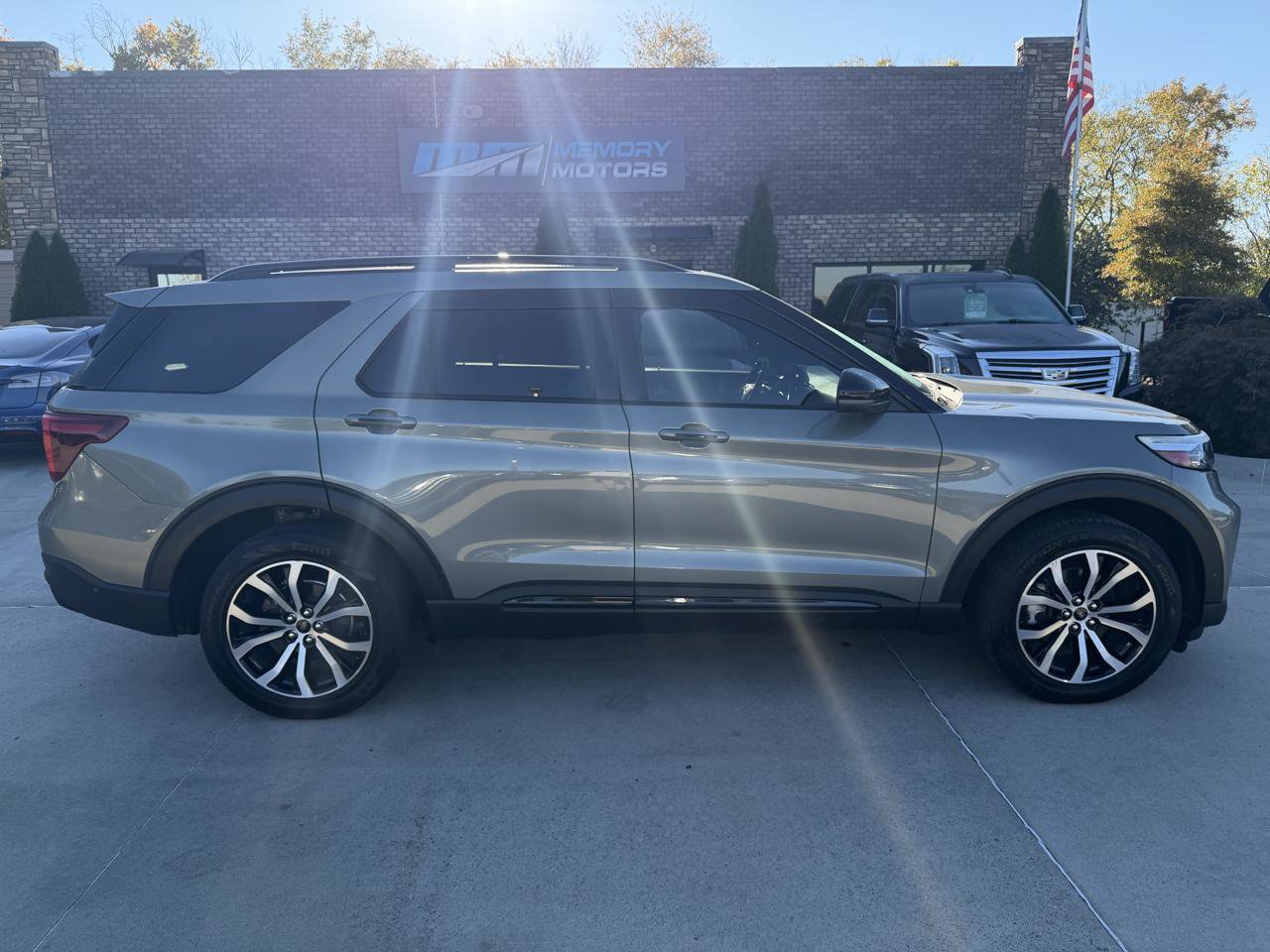 Used 2020 Ford Explorer ST w/ Premium Technology Package AWD/4WD image 4