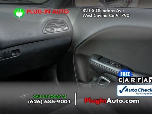 Used 2017 Dodge Challenger SXT image 17