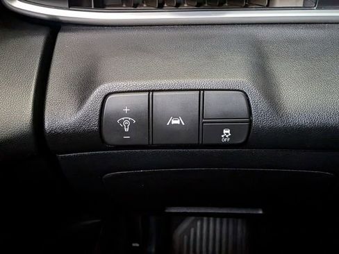 Used 2023 Hyundai Elantra SEL w/ Convenience Package image 18