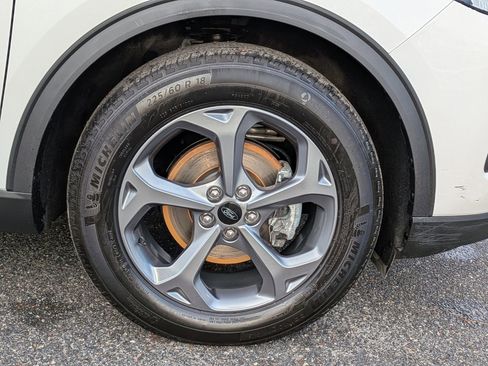 Certified 2025 Ford Escape ST-Line w/ Equipment Group 301A image 12