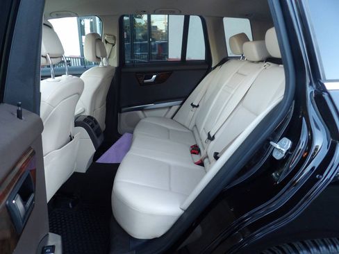 Used 2013 Mercedes-Benz GLK 350 4MATIC image 8
