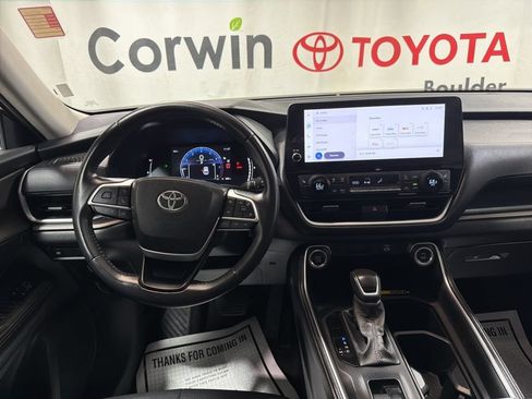 Used 2025 Toyota Grand Highlander AWD image 24