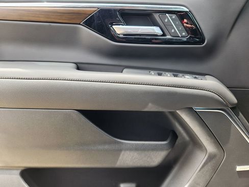 New 2026 Chevrolet Tahoe High Country AWD/4WD image 16