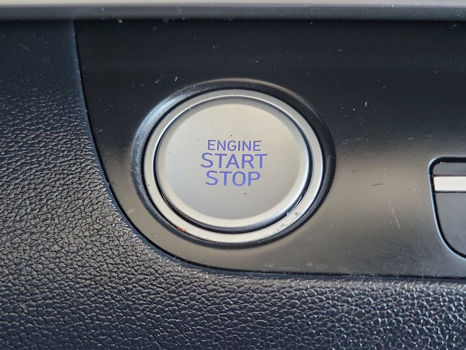 Used 2023 Hyundai Elantra SEL w/ Convenience Package FWD image 12