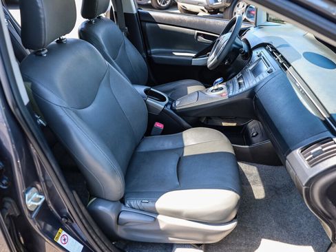 Used 2012 Toyota Prius Three w/ Solar Roof Pkg FWD image 9