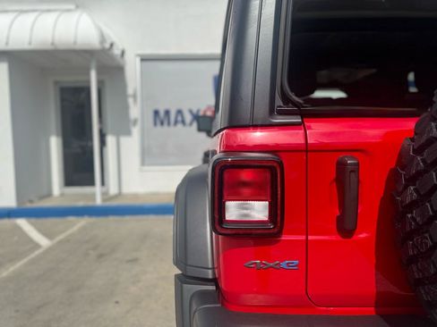 Used 2023 Jeep Wrangler Unlimited w/ Cold Weather Group AWD/4WD image 34