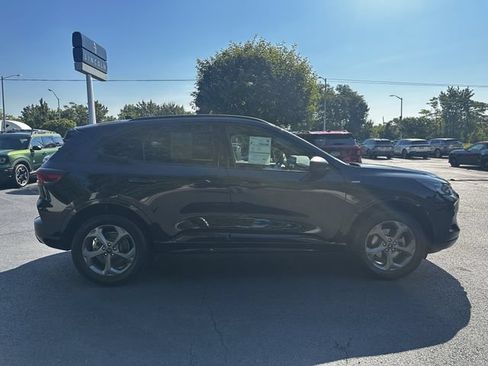 Certified 2024 Ford Escape ST-Line w/ Tech Pack #1 AWD/4WD image 4