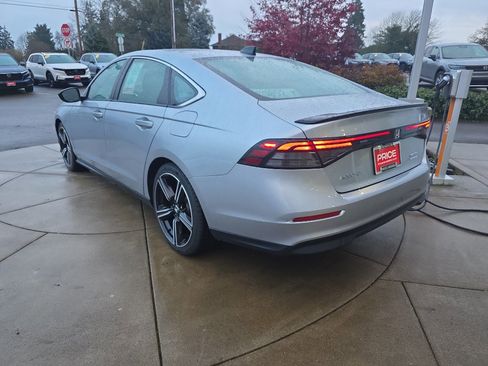 Used 2024 Honda Accord Sport image 4