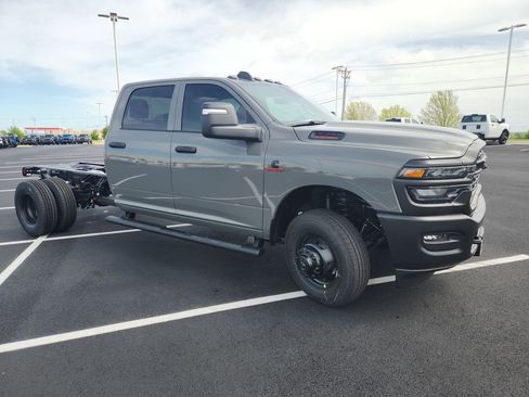 New 2026 RAM 3500 Tradesman AWD/4WD image 2
