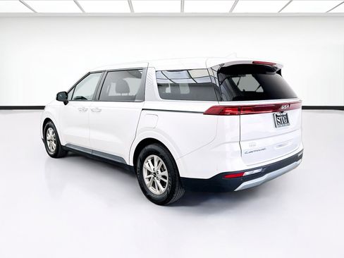 Used 2022 Kia Carnival LX FWD image 6
