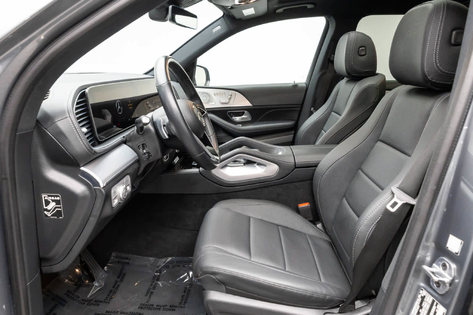 Used 2025 Mercedes-Benz GLS 450 4MATIC image 11