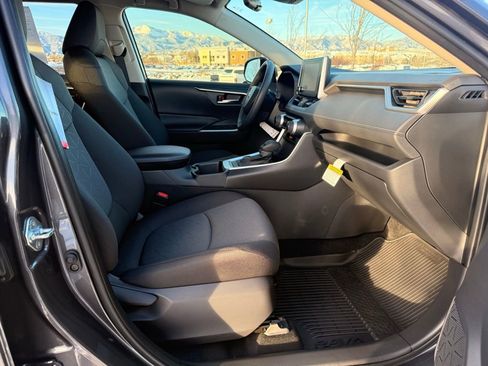 Used 2025 Toyota RAV4 XLE image 28