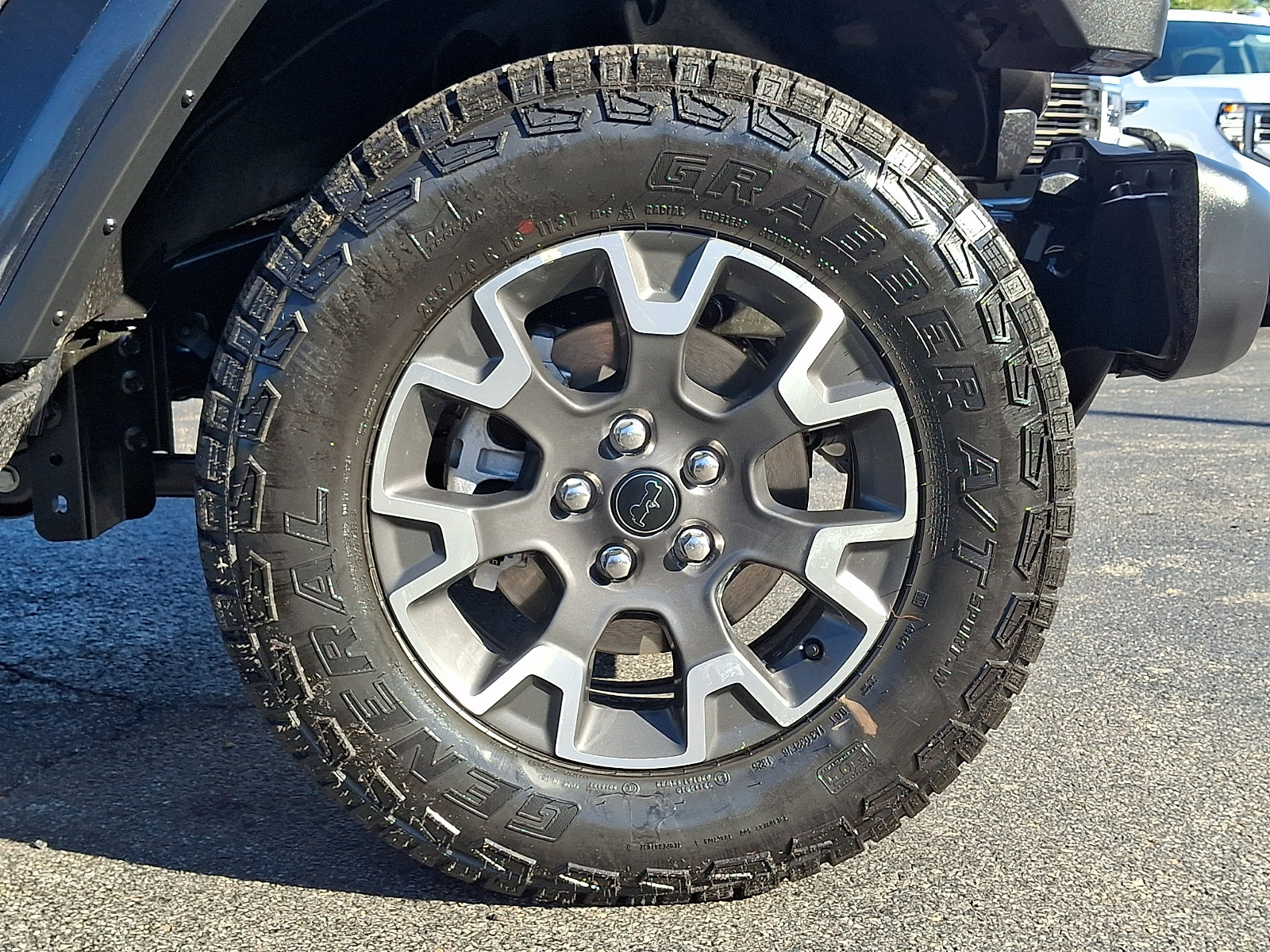 Used 2025 Jeep Wrangler Unlimited Sahara AWD/4WD image 8