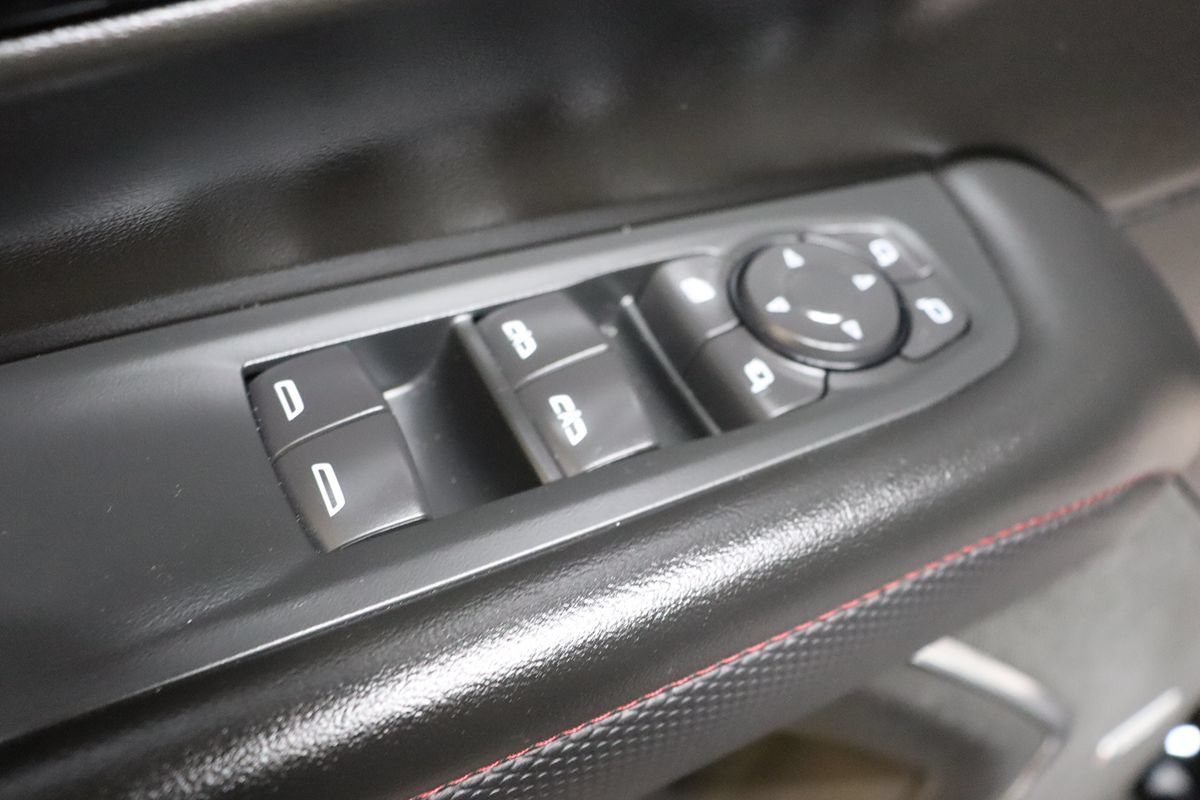 Used 2026 Chevrolet Suburban RST RWD image 33
