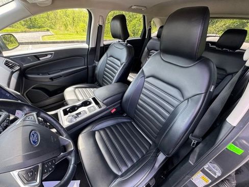 Used 2023 Ford Edge SEL image 11